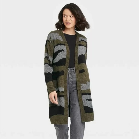 New Directions Green and Black Geometric Cardigan Sweater - Picture 1 of 3